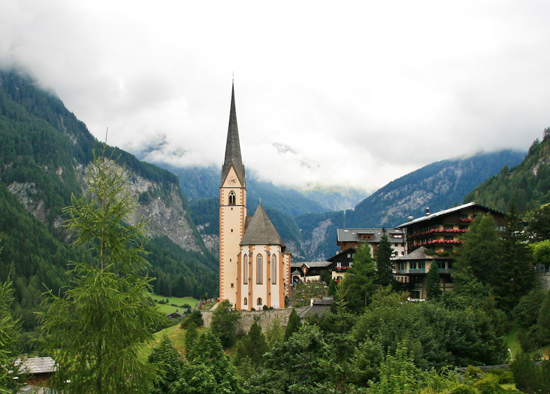 Heiligenblut - ���������� ������������� ������ (Grossglockner Hochalpenstrasse)