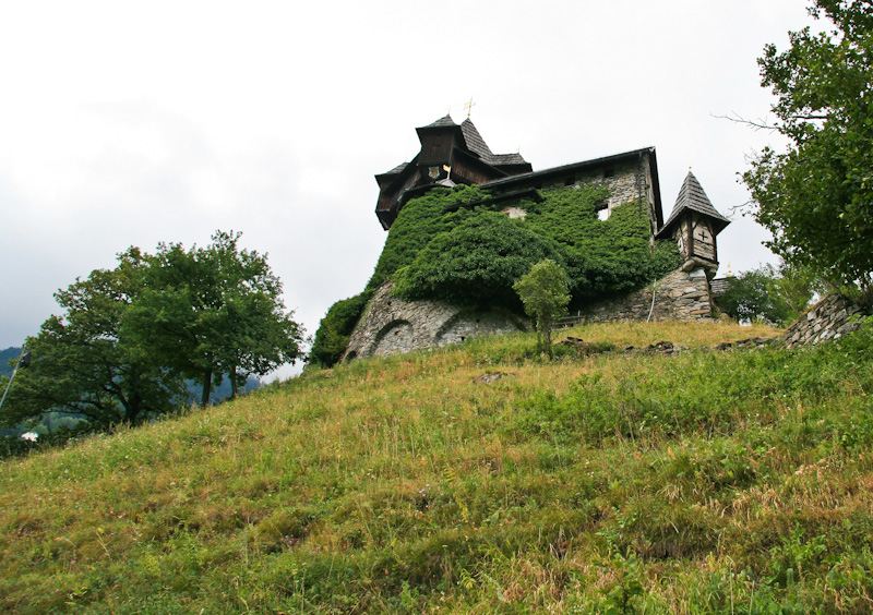 ����� - ����� ������������ (Burg Niederfalkenstein)