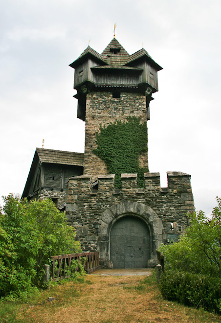 ����� - ����� ������������ (Burg Niederfalkenstein)