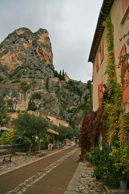 ����� ��� ������� - ������-���-���� (Moustiers-Sainte-Marie)