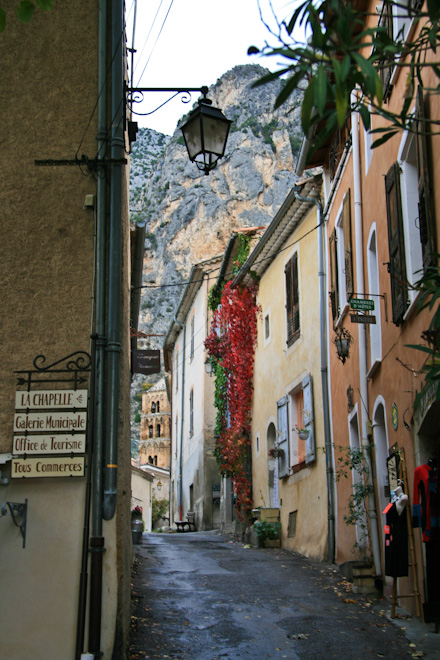 ������ ������� - ������-���-���� (Moustiers-Sainte-Marie)