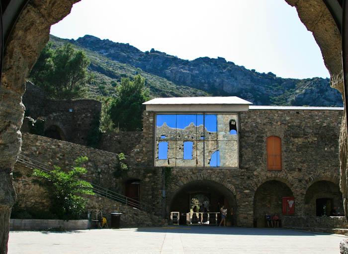 ��������� ���-����-��-����� (Monestir de Sant Pere de Rodes)