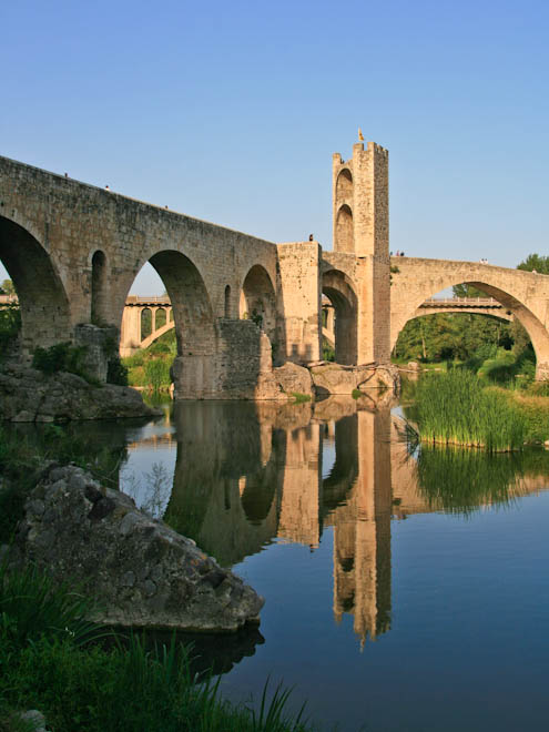 ������ (Besalu)
