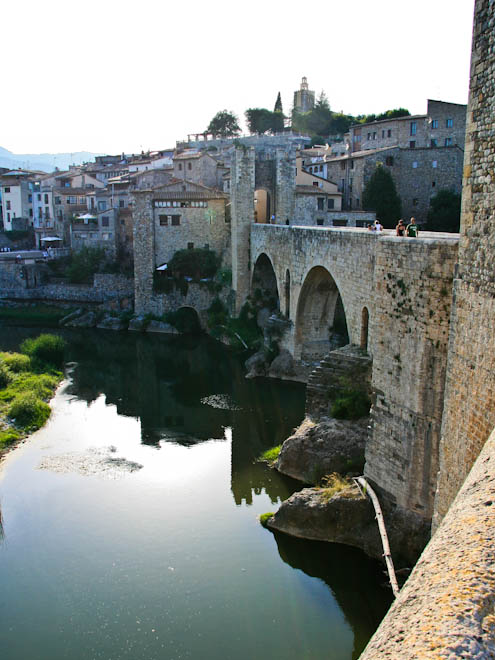������ (Besalu)