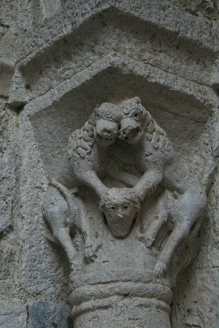 ������ (Besalu)
