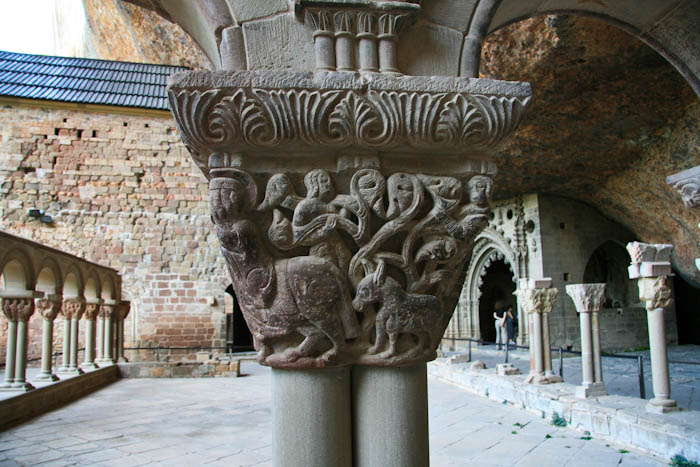 ��������� ����-����-��-��-����� (Monasterio de San Juan de la Pena)